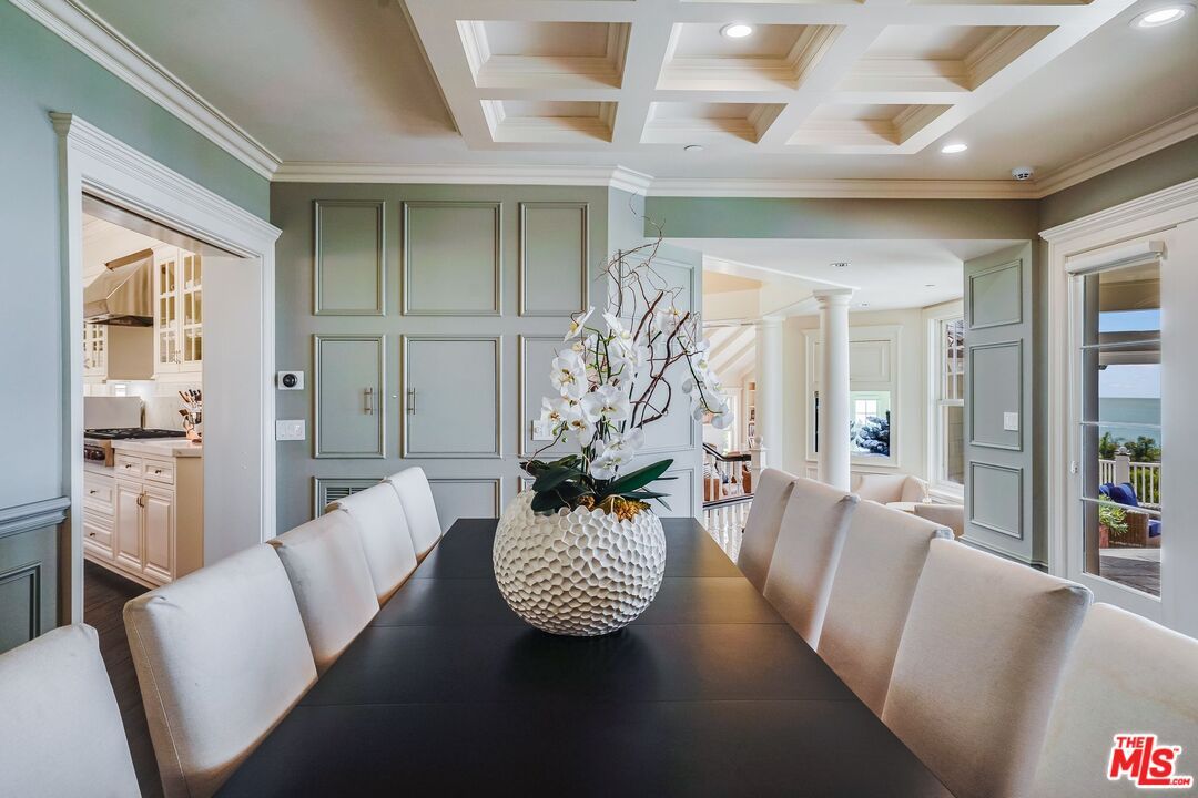 Dining room, Interior, Recessed Lighting