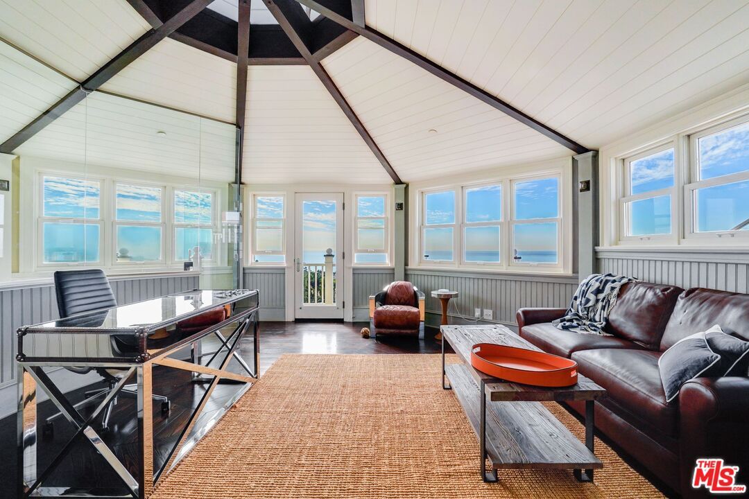 Dining room, Interior, Living room, Sun Room, Water