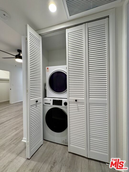 Interior, Recessed Lighting, Utility Closets, Washer, Wood Texture Flooring