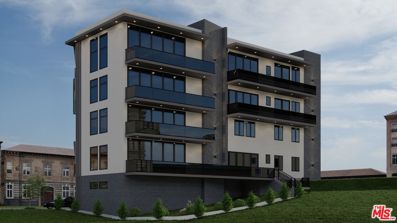 Backyard, Exterior, Facade, Rowhouse