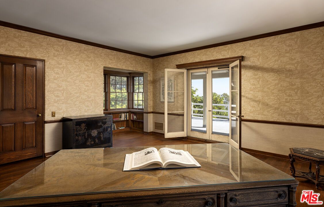 Fireplace, Interior, Wood Texture Flooring