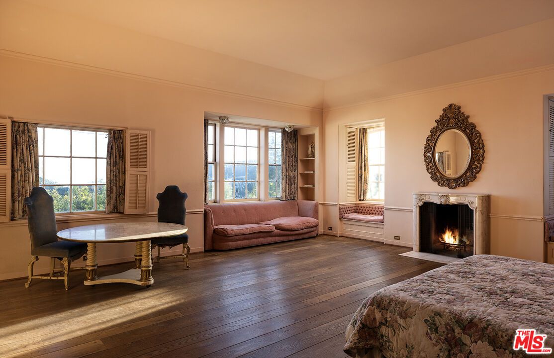Bedroom, Fireplace, Interior, Wood Texture Flooring