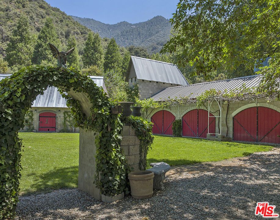 Backyard, Detached Garage, Exterior