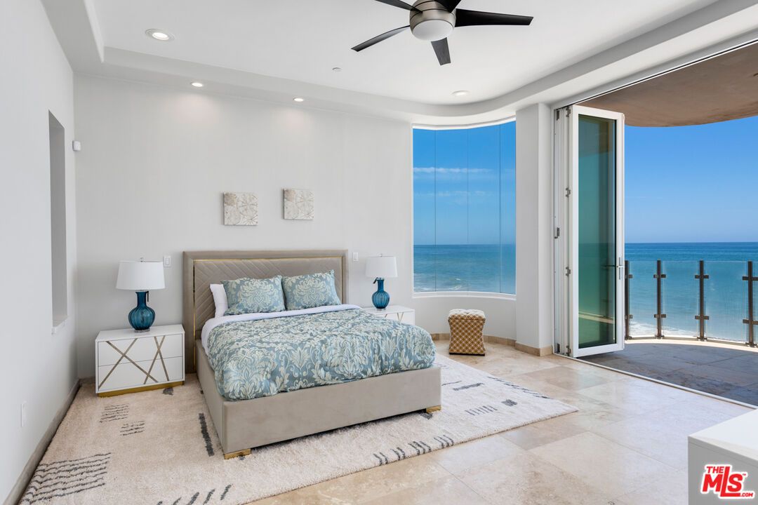 Bedroom, Interior, Recessed Lighting, Water