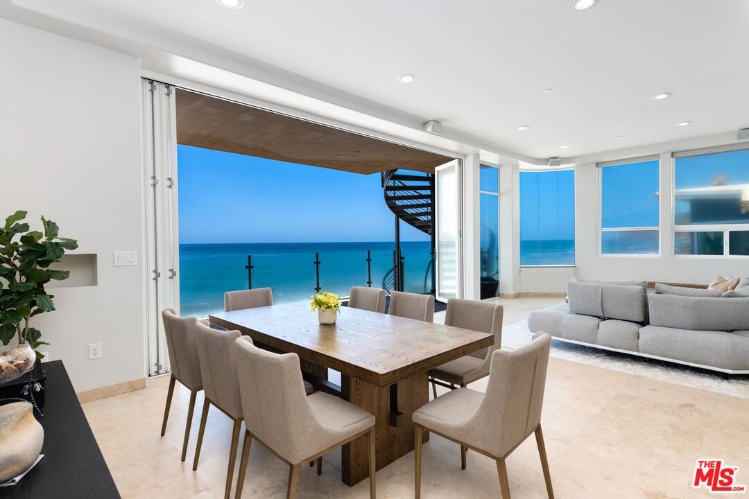 Dining room, Interior, Recessed Lighting, Water