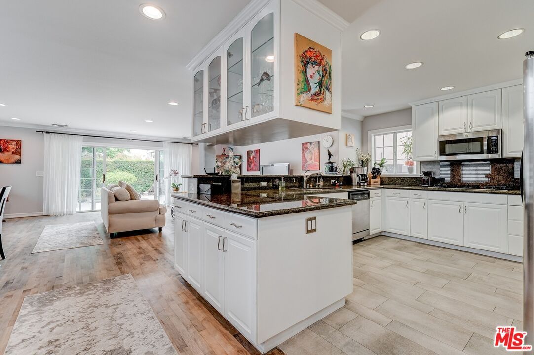 Interior, Kitchen, Living room, Recessed Lighting, Wood Texture Flooring