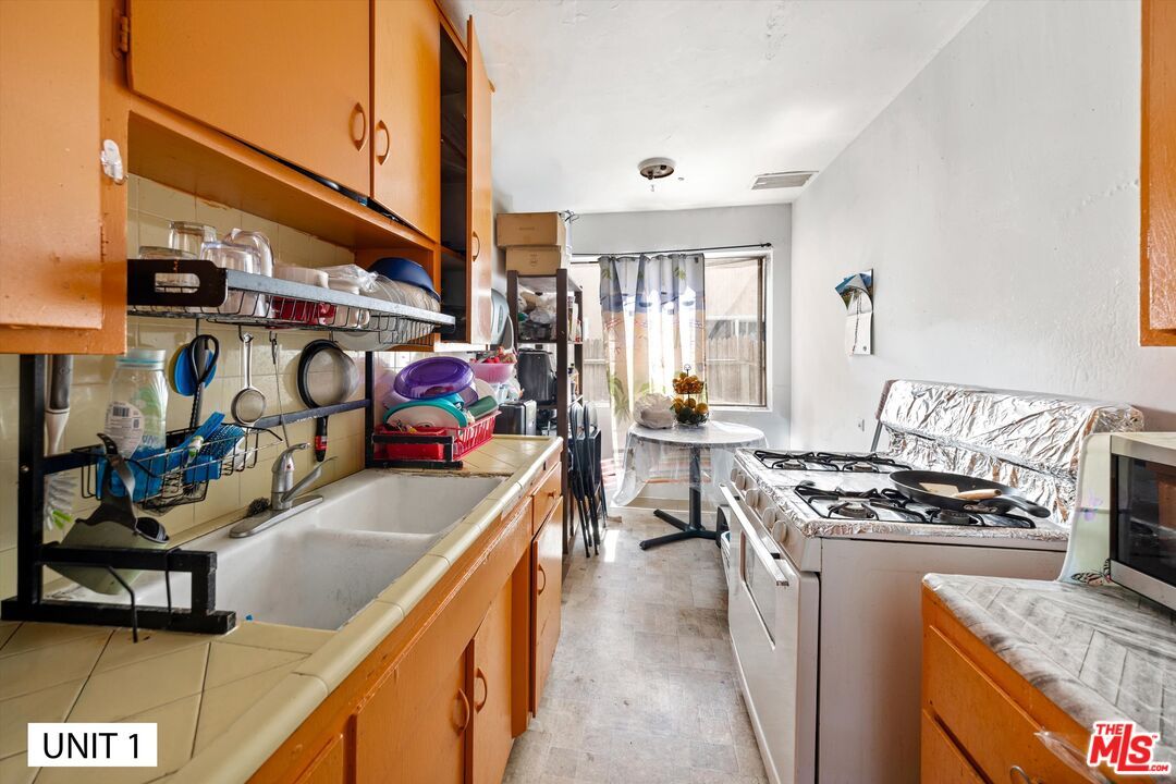 Interior, Kitchen, Tile Countertops