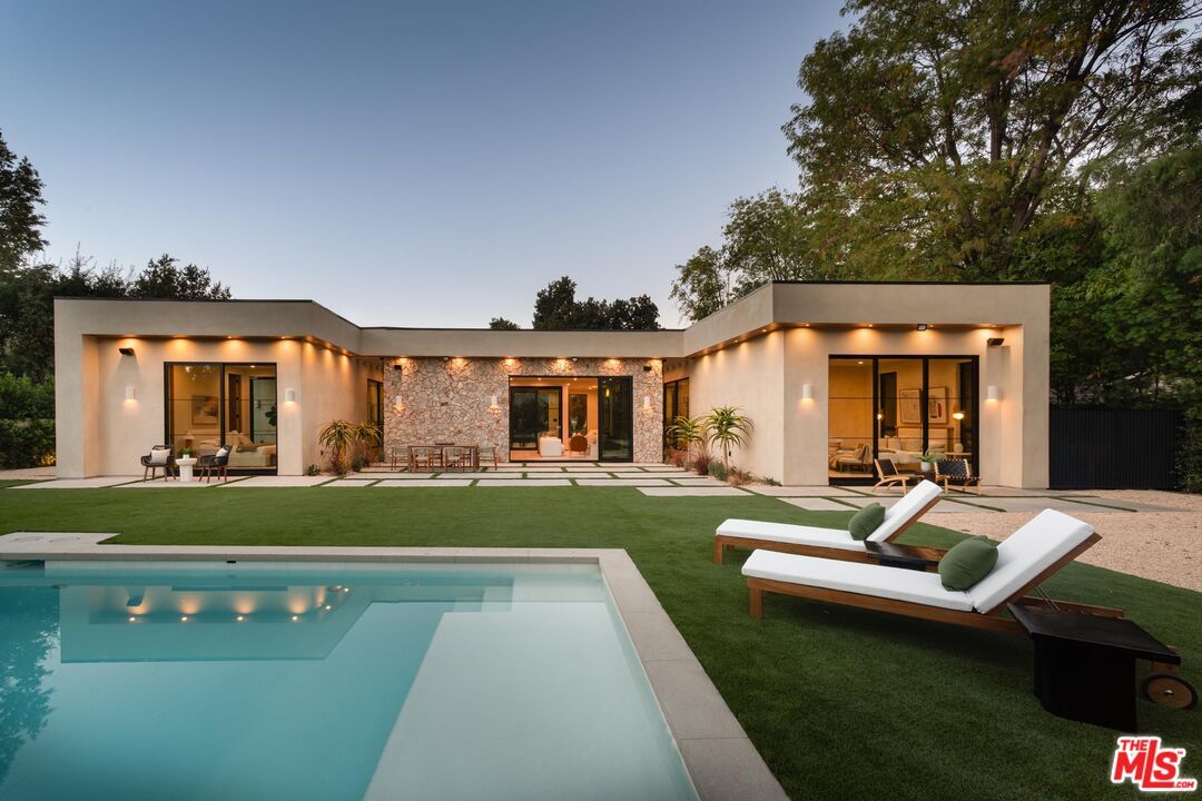 Backyard, Exterior, Pool