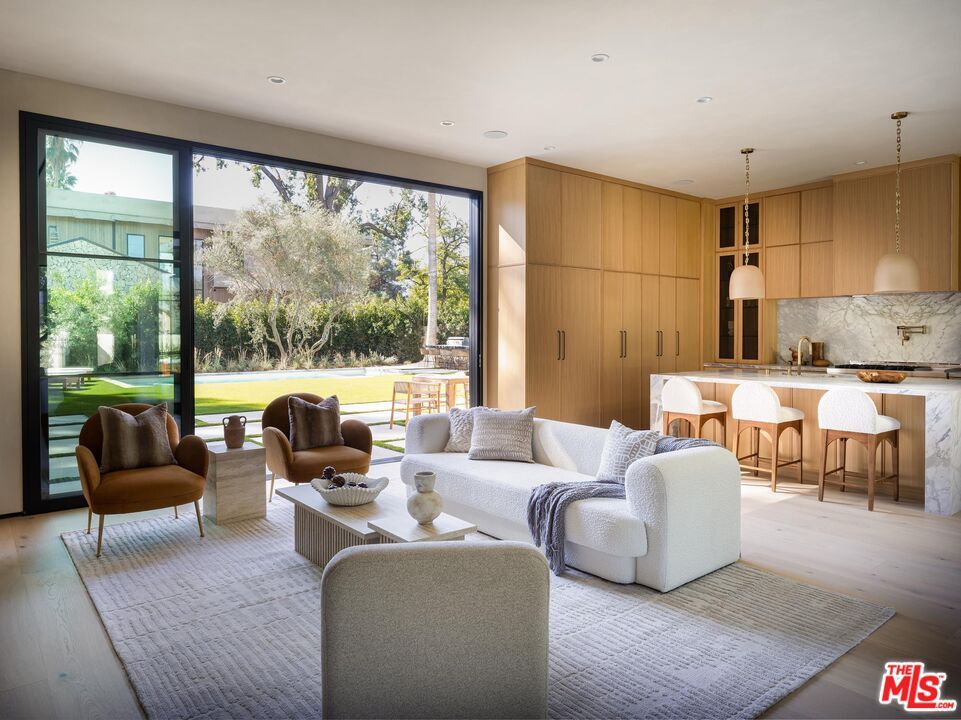 Interior, Kitchen, Living room, Marble Walls, Pendant Lights, Recessed Lighting, Wood Texture Flooring