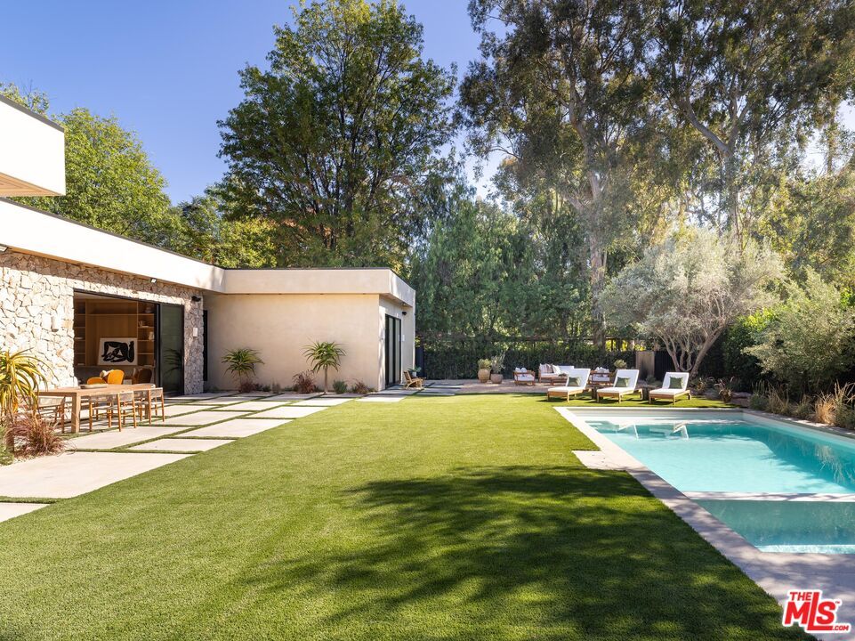 Backyard, Exterior, Pool