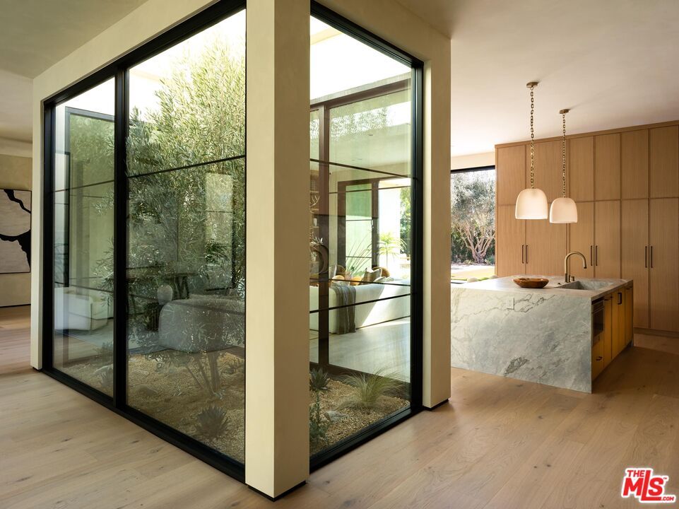 Interior, Pendant Lights, Wood Texture Flooring