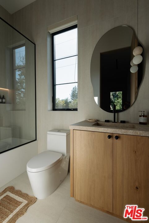 Bathroom, Interior, Pendant Lights