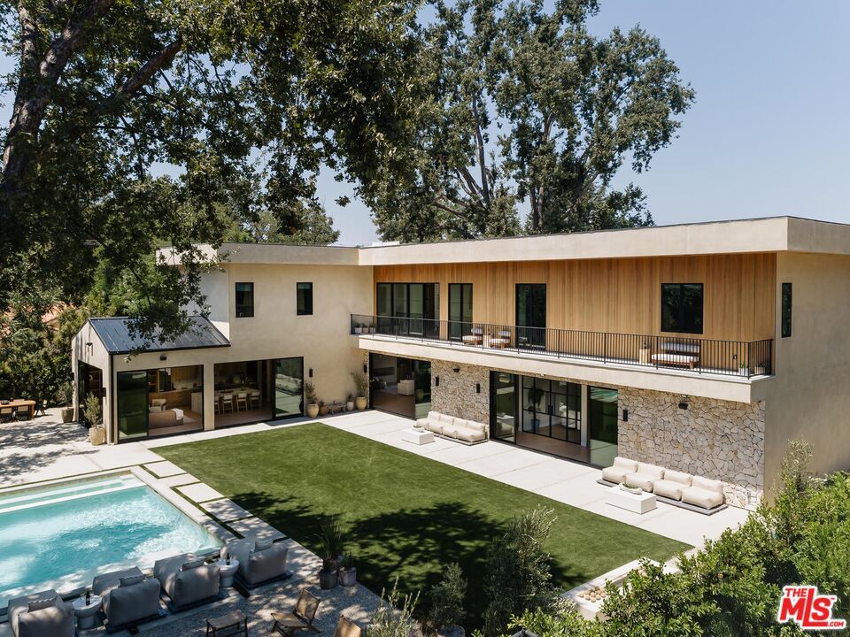 Backyard, Exterior, Pool