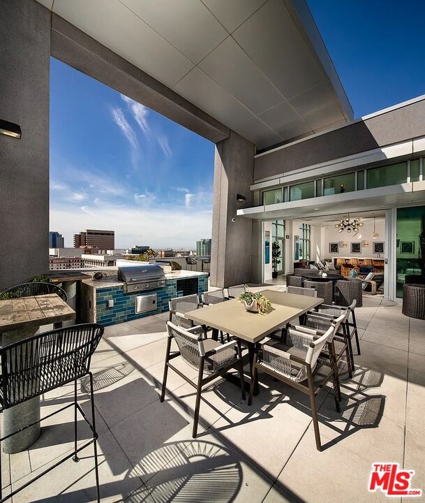 Exterior, Outdoor Kitchen