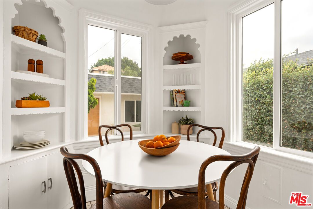 Dining room, Interior