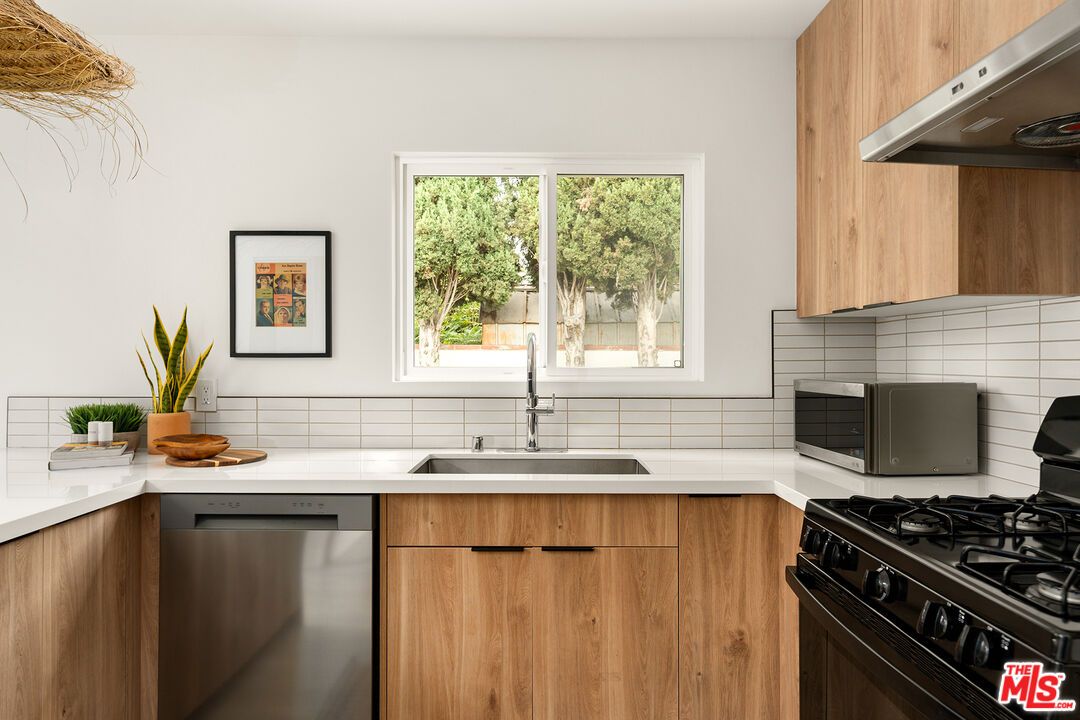 Interior, Kitchen, Stainless Steel Appliances