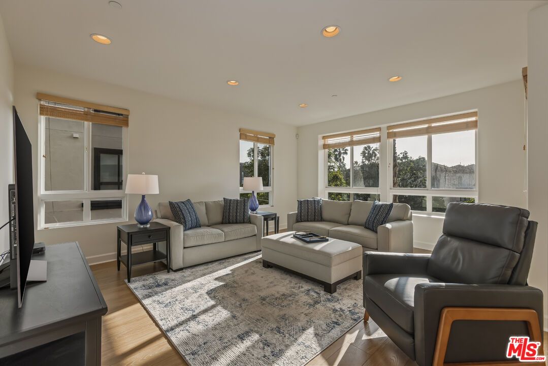 Interior, Living room, Recessed Lighting, Wood Texture Flooring