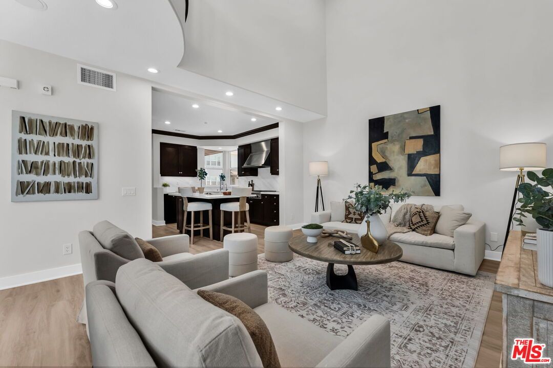 Interior, Kitchen, Living room, Recessed Lighting, Wood Texture Flooring