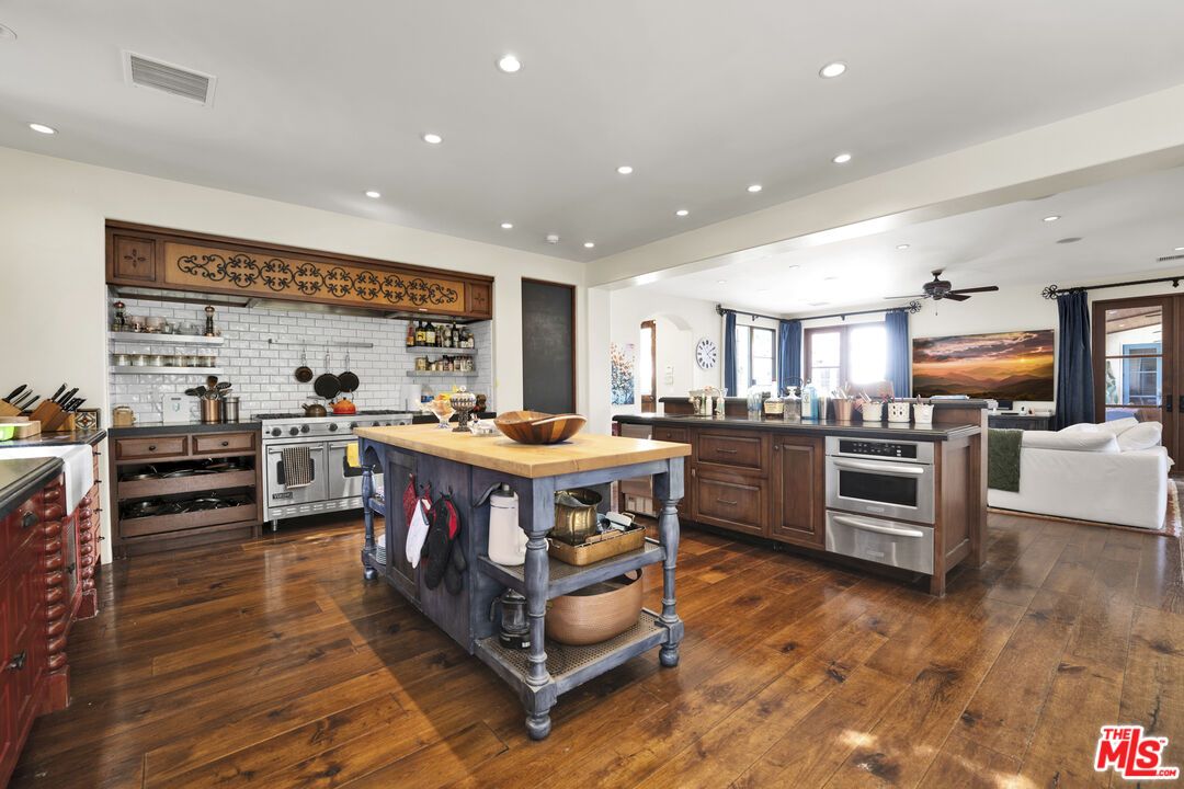 Interior, Kitchen, Living room, Recessed Lighting, Stainless Steel Appliances, Wood Texture Flooring