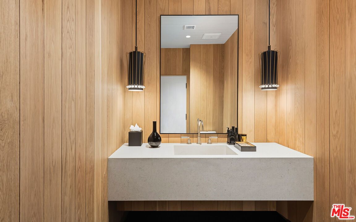 Bathroom, Interior, Recessed Lighting, Wooden Walls