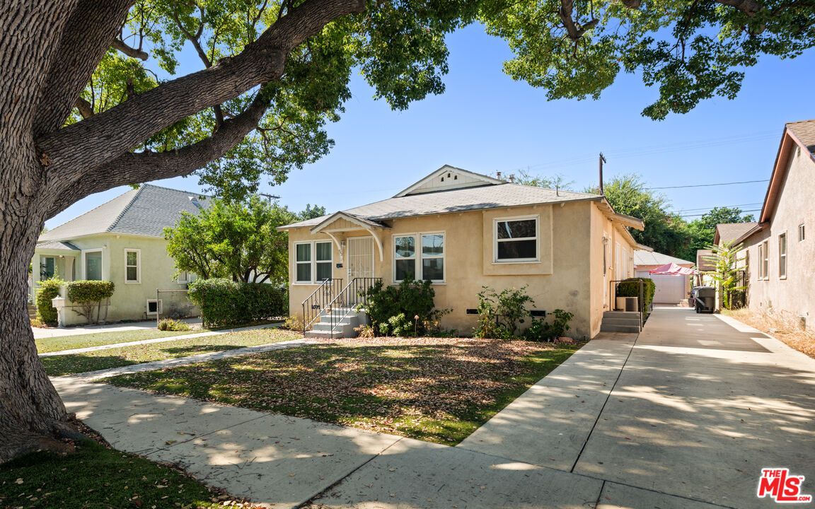 Backyard, Exterior, Facade, Cape Cod