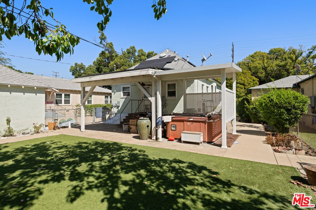 Backyard, Exterior, Hot Tub