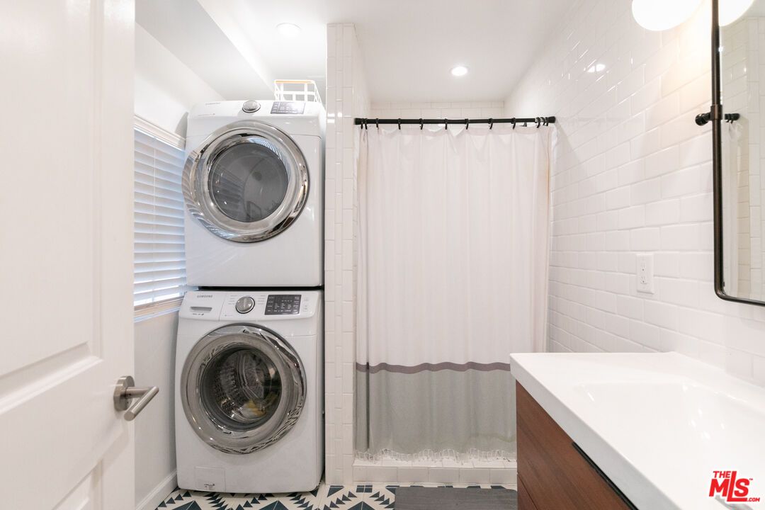 Bathroom, Interior, Recessed Lighting, Utility Closets, Washer