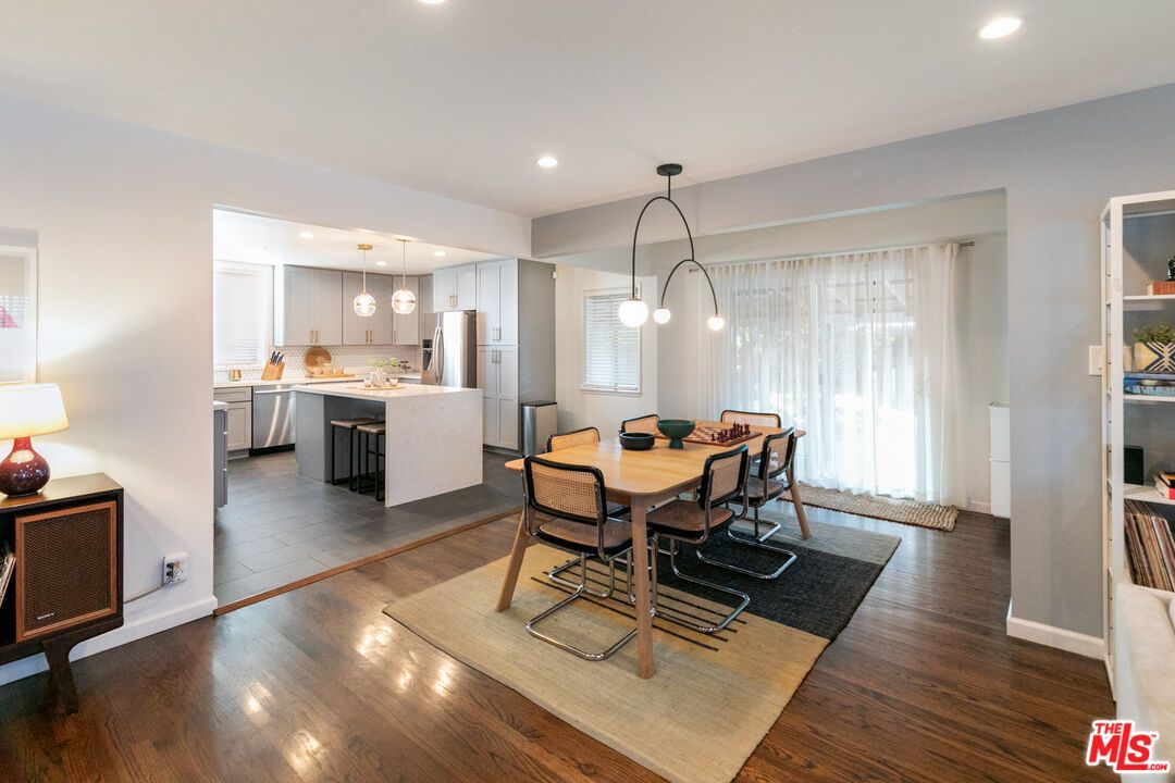 Dining room, Interior, Kitchen, Pendant Lights, Recessed Lighting, Wood Texture Flooring