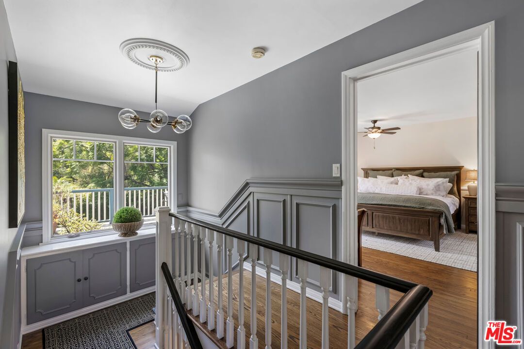 Bedroom, Interior, Pendant Lights, Wood Texture Flooring