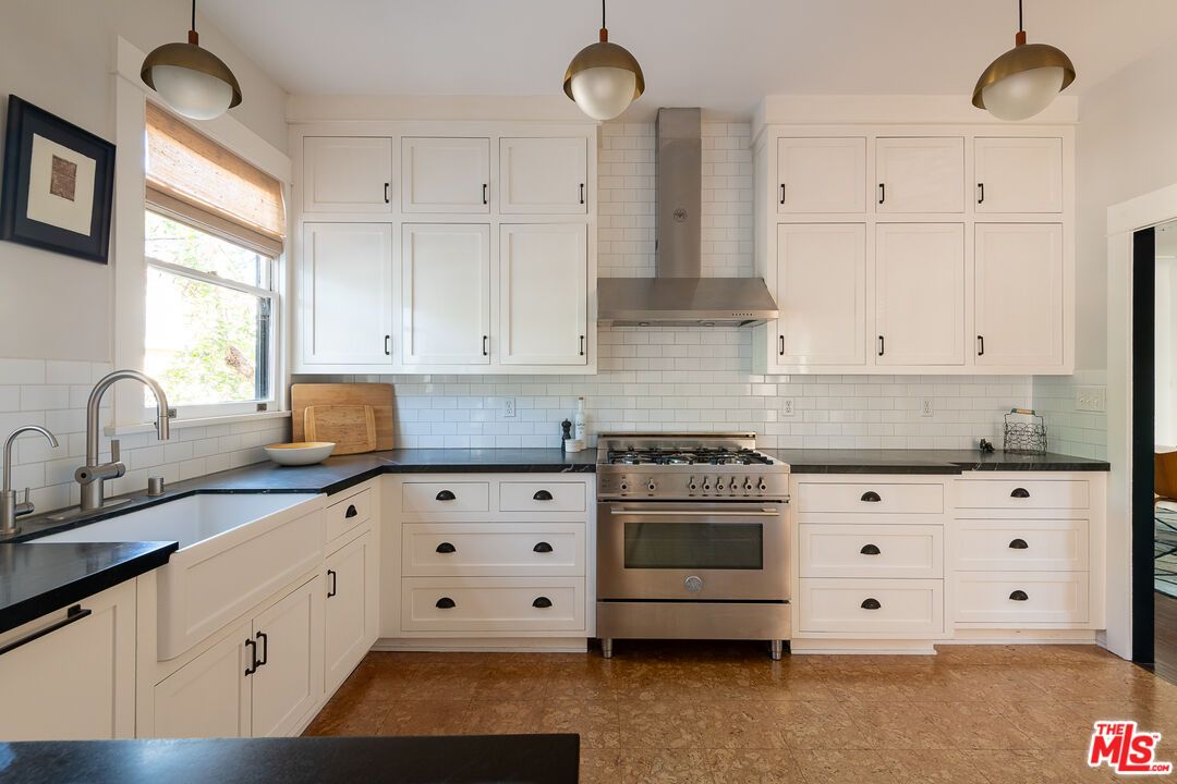 Interior, Kitchen, Pendant Lights, Stainless Steel Appliances