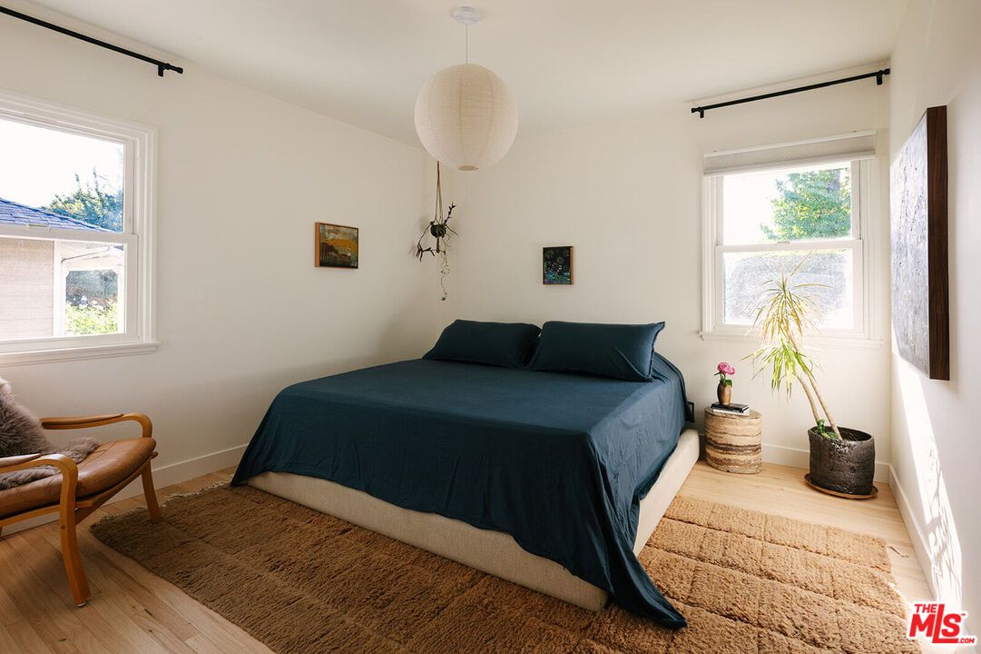 Bedroom, Interior, Pendant Lights, Wood Texture Flooring