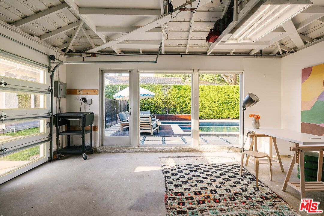 Garage, Interior, Sun Room