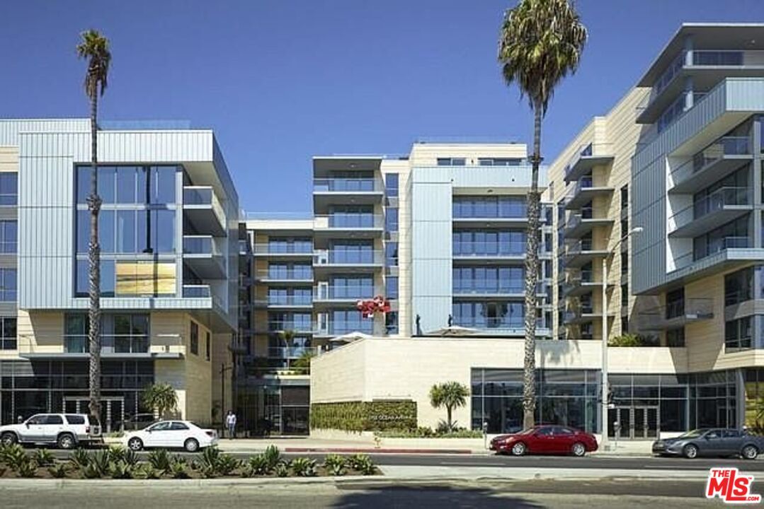 Exterior, Facade, Condo Building