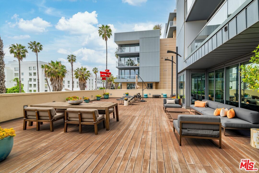 Exterior, Wood Texture Flooring