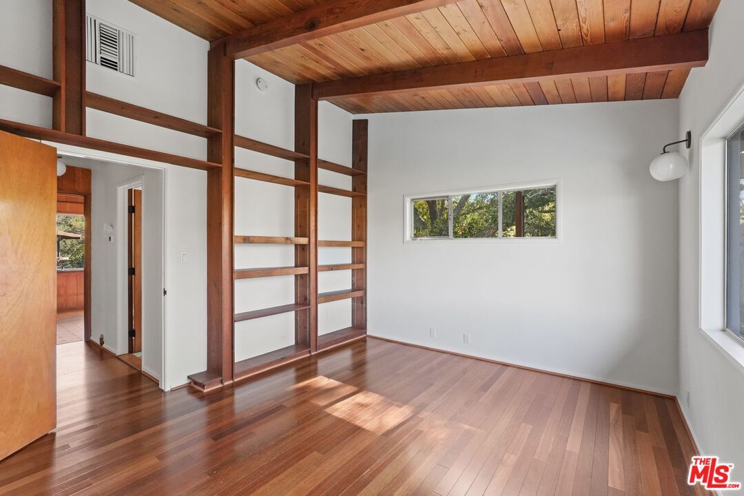 Empty room, Interior, Wooden Beams, Wooden Ceilings, Wood Texture Flooring