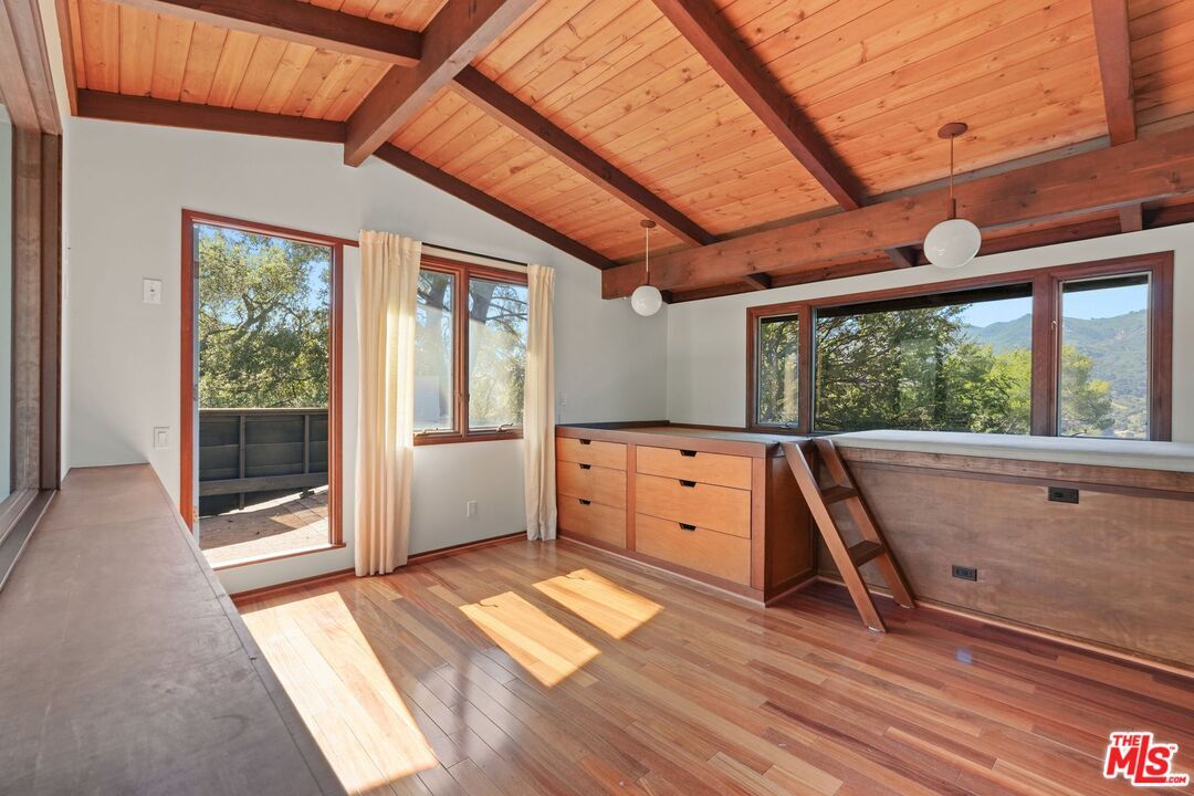 Interior, Pendant Lights, Wooden Beams, Wooden Ceilings, Wood Texture Flooring