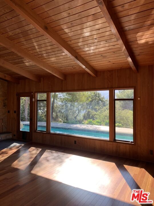 Empty room, Interior, Wooden Beams, Wooden Ceilings, Wood Texture Flooring, Wooden Walls