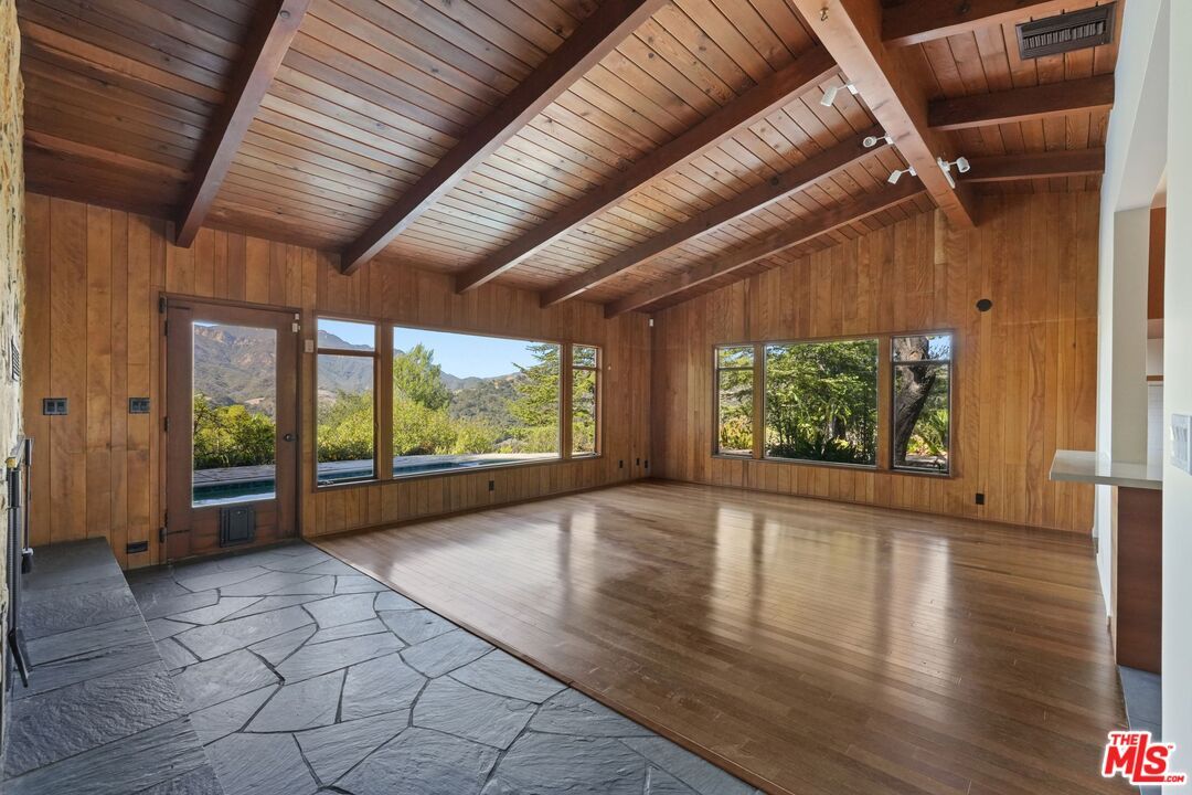 Empty room, Interior, Wooden Beams, Wooden Ceilings, Wood Texture Flooring, Wooden Walls