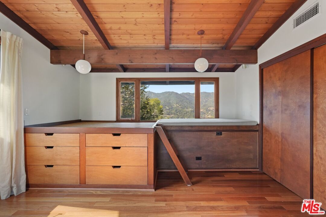 Interior, Pendant Lights, Wooden Beams, Wooden Ceilings, Wood Texture Flooring
