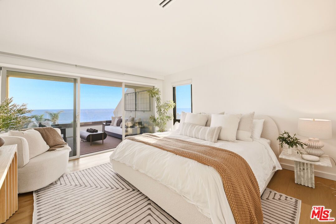 Bedroom, Interior, Water, Wood Texture Flooring