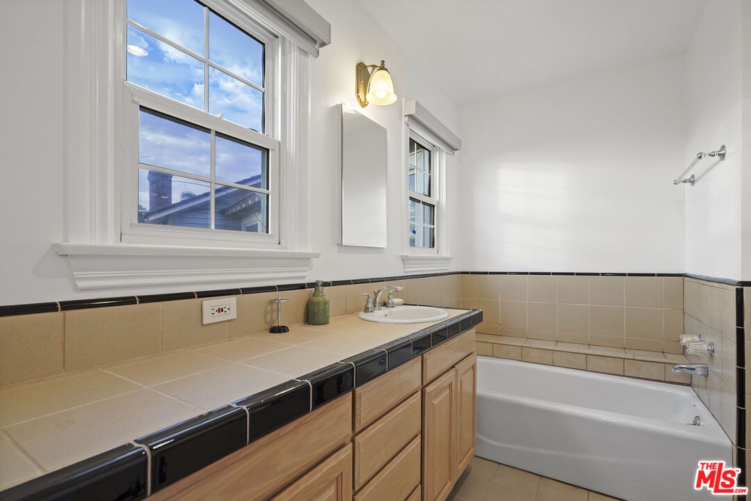 Bathroom, Interior, Tile Countertops