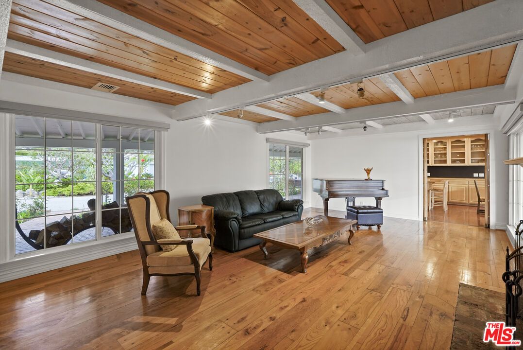 Interior, Piano, Wooden Beams, Wooden Ceilings, Wood Texture Flooring