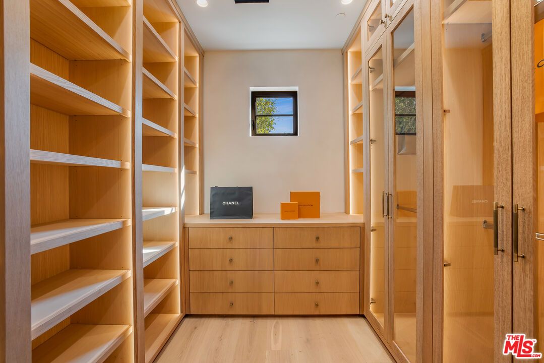 Interior, Recessed Lighting, Walk-in Closets, Wood Texture Flooring