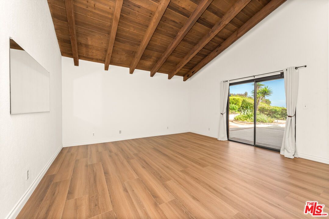 Empty room, Interior, Wooden Beams, Wooden Ceilings, Wood Texture Flooring