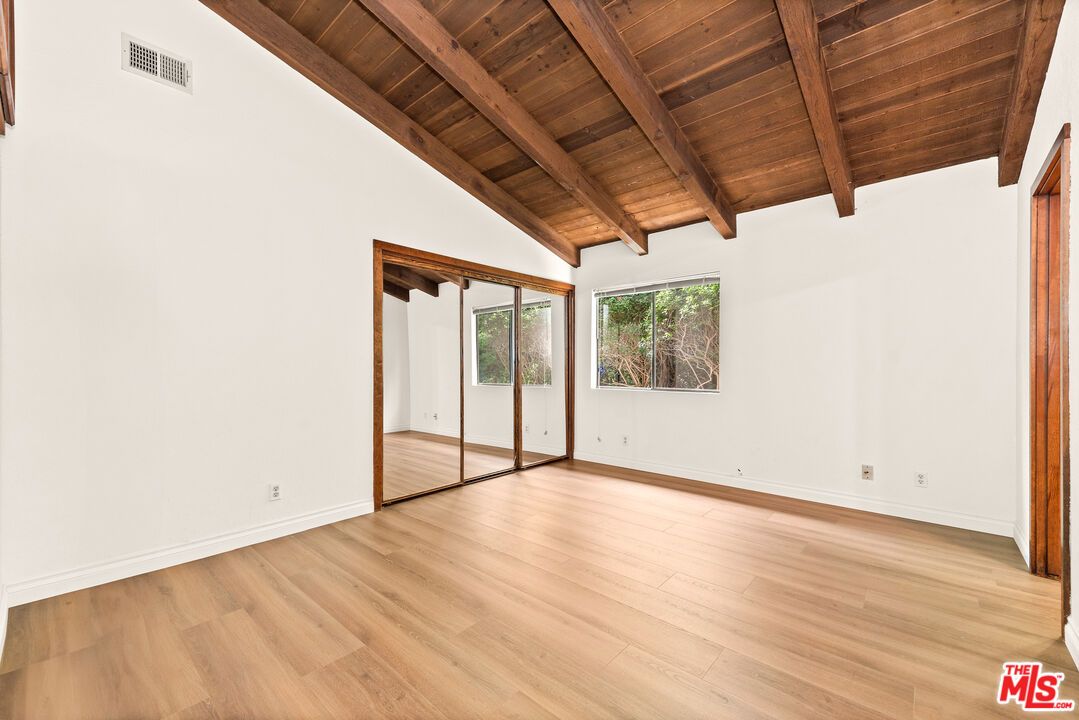 Empty room, Interior, Wooden Beams, Wooden Ceilings, Wood Texture Flooring