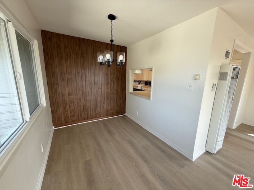 Empty room, Interior, Pendant Lights, Wood Texture Flooring