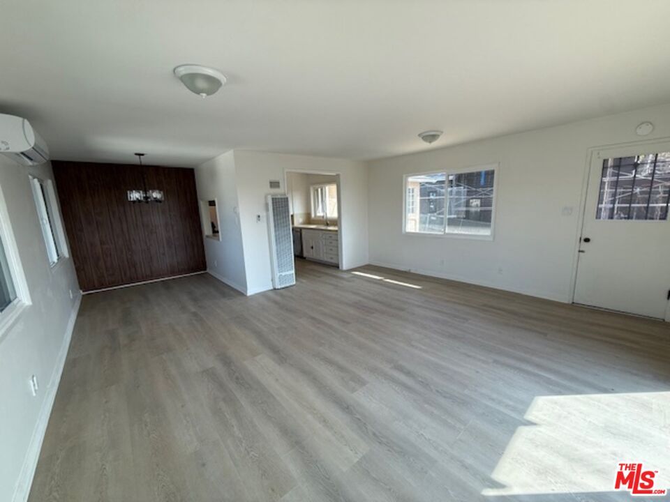 Empty room, Interior, Pendant Lights, Wood Texture Flooring