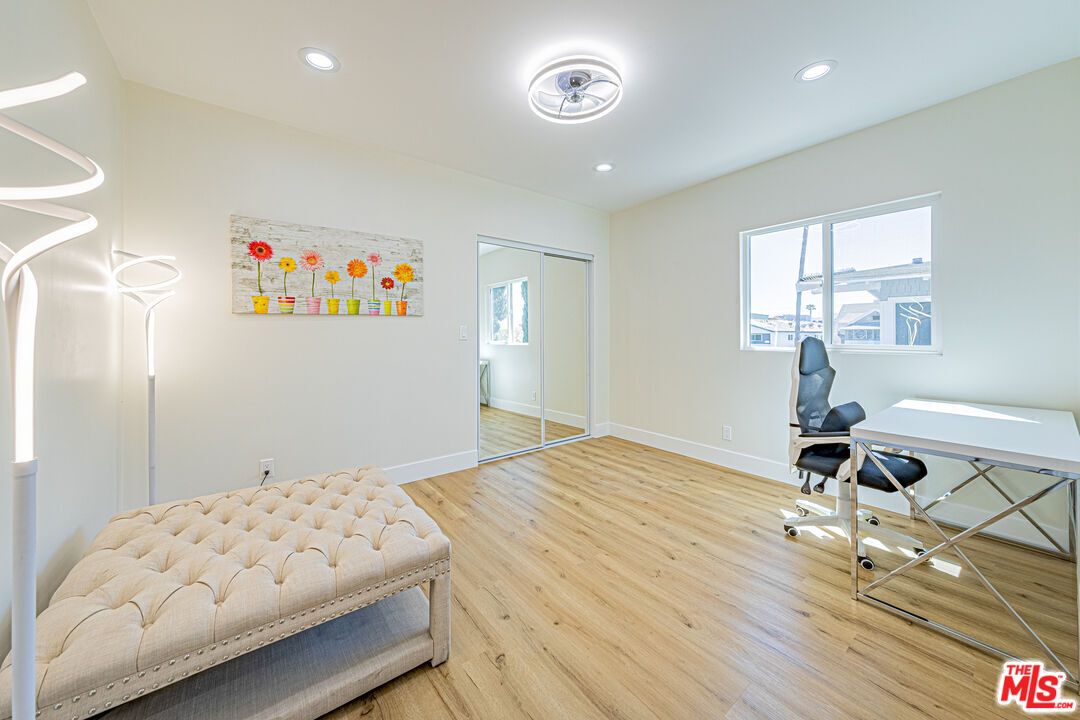 Home Office, Interior, Recessed Lighting, Wood Texture Flooring