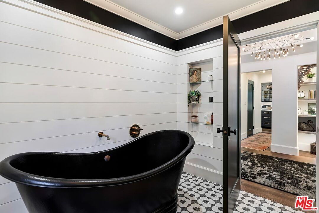 Bathroom, Free Standing Baths, Interior, Recessed Lighting, Wood Texture Flooring