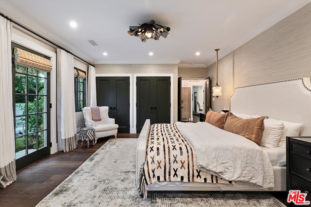Bedroom, Interior, Pendant Lights, Recessed Lighting, Wood Texture Flooring